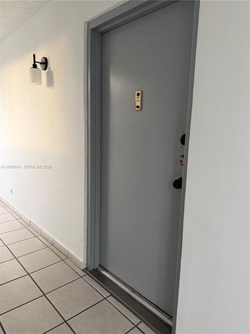 9688 Fontainebleau Blvd 102, Miami, FL 33172