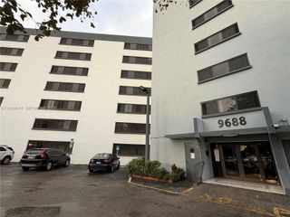 9688 Fontainebleau Blvd 102, Miami, FL 33172