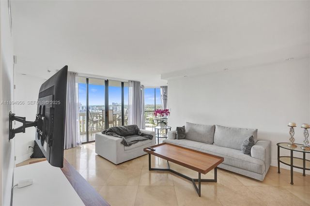 1000 E Island Boulevard 1403, Aventura, FL 33160
