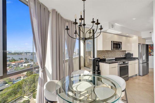 1000 E Island Boulevard 1403, Aventura, FL 33160