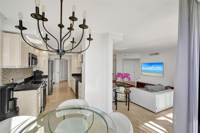 1000 E Island Boulevard 1403, Aventura, FL 33160
