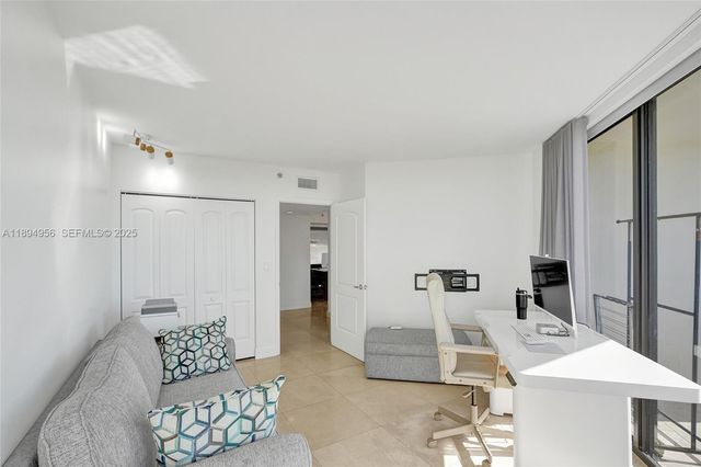1000 E Island Boulevard 1403, Aventura, FL 33160
