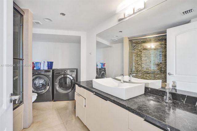 1000 E Island Boulevard 1403, Aventura, FL 33160