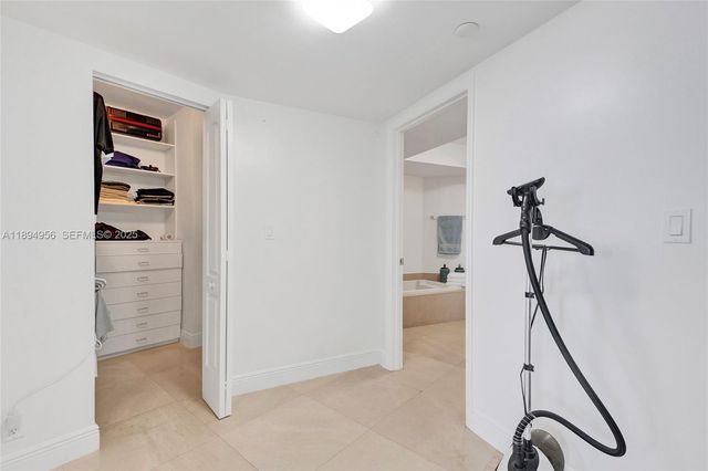 1000 E Island Boulevard 1403, Aventura, FL 33160