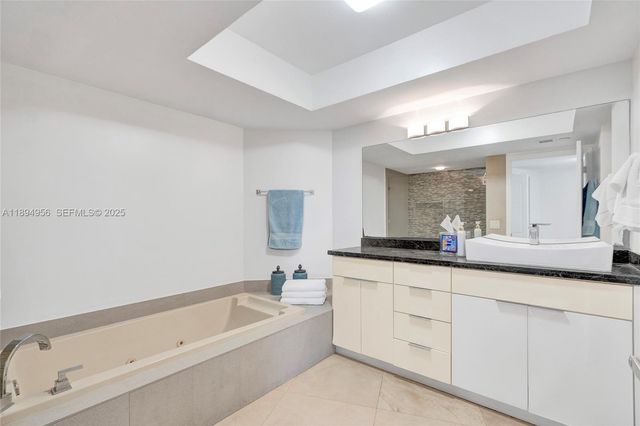 1000 E Island Boulevard 1403, Aventura, FL 33160