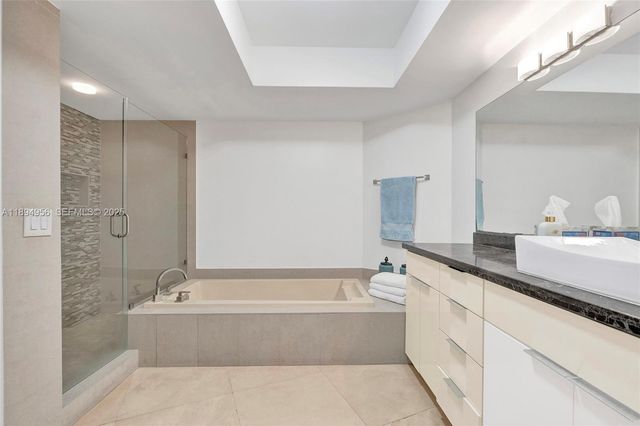 1000 E Island Boulevard 1403, Aventura, FL 33160