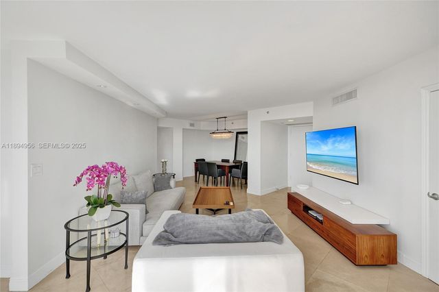 1000 E Island Boulevard 1403, Aventura, FL 33160