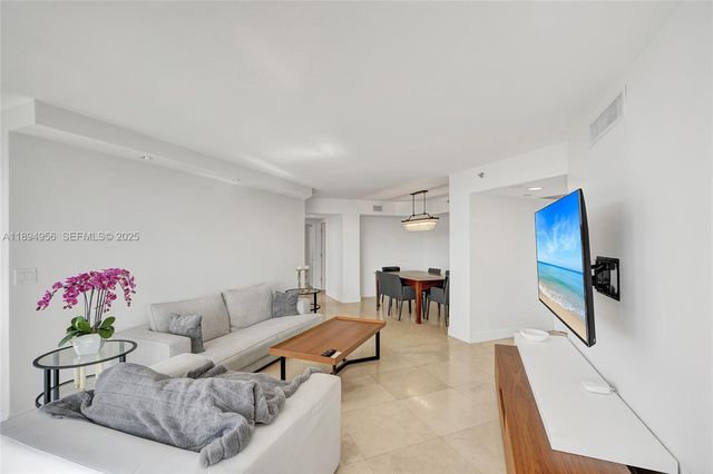 1000 E Island Boulevard 1403, Aventura, FL 33160