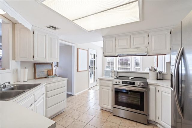 1303 N Flamingo Road, Rogers, AR 72756