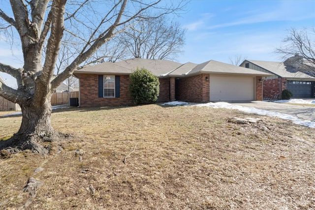 1303 N Flamingo Road, Rogers, AR 72756