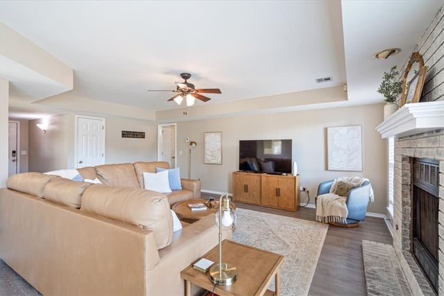 1303 N Flamingo Road, Rogers, AR 72756