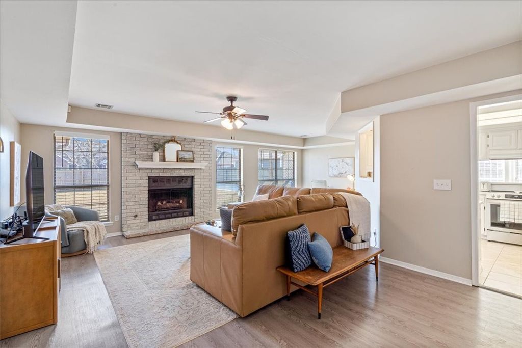 1303 N Flamingo Road, Rogers, AR 72756