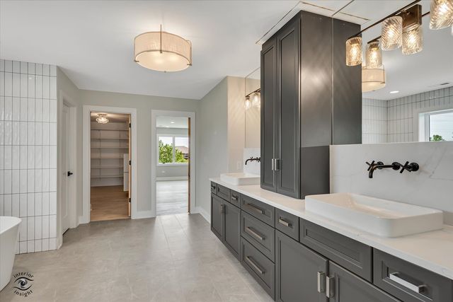 9011 Port Washington Drive, Frankfort, IL 60423