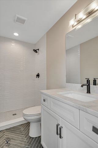 9011 Port Washington Drive, Frankfort, IL 60423