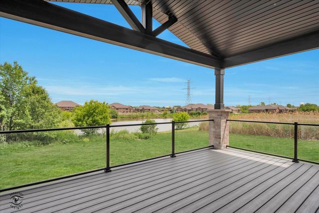 9011 Port Washington Drive, Frankfort, IL 60423