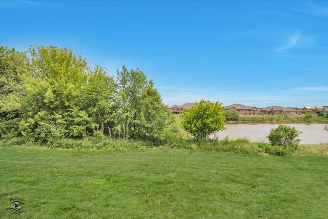 9011 Port Washington Drive, Frankfort, IL 60423
