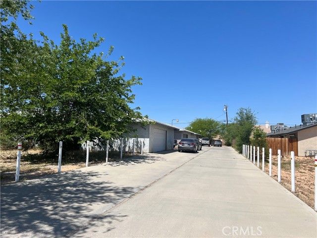 13428 Mohawk Road, Apple Valley, CA 92308