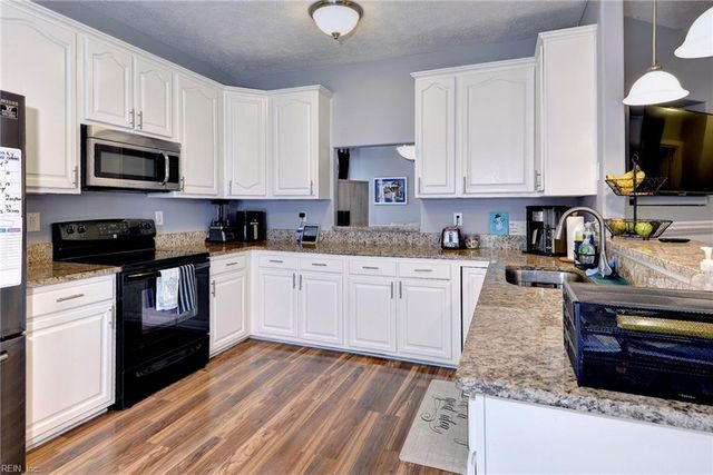 702 Mary Bierbauer WAY, Yorktown, VA 23693