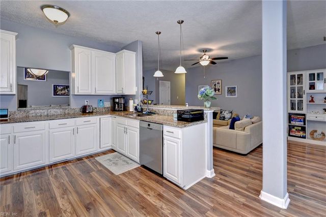 702 Mary Bierbauer WAY, Yorktown, VA 23693