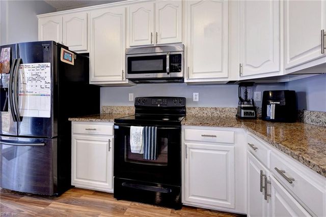 702 Mary Bierbauer WAY, Yorktown, VA 23693