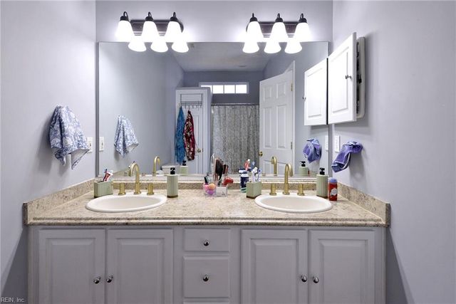 702 Mary Bierbauer WAY, Yorktown, VA 23693