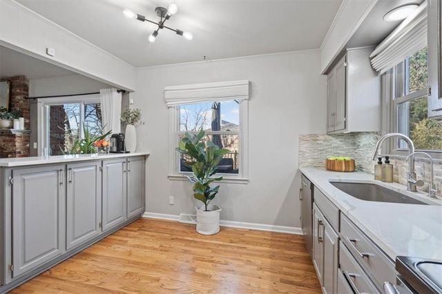 6724 Mackey Street, Overland Park, KS 66204