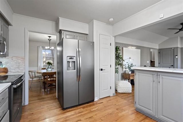 6724 Mackey Street, Overland Park, KS 66204