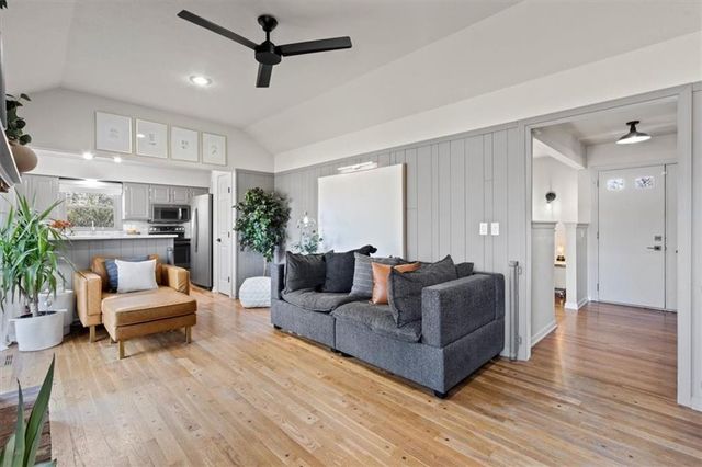 6724 Mackey Street, Overland Park, KS 66204