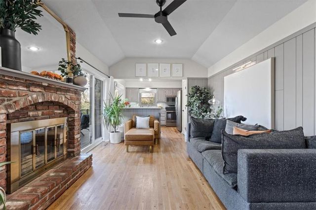 6724 Mackey Street, Overland Park, KS 66204