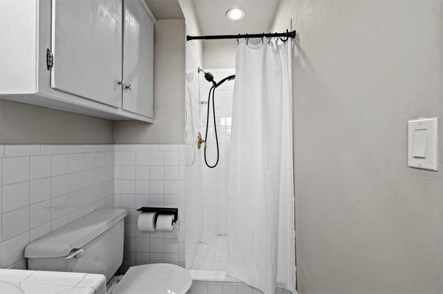 6724 Mackey Street, Overland Park, KS 66204