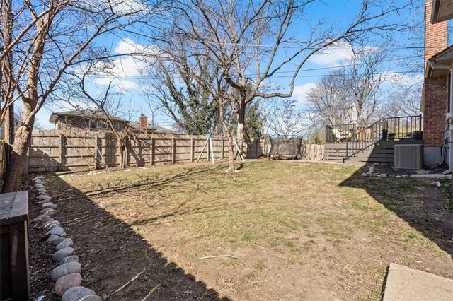 6724 Mackey Street, Overland Park, KS 66204