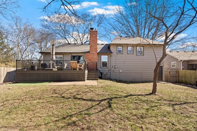 6724 Mackey Street, Overland Park, KS 66204
