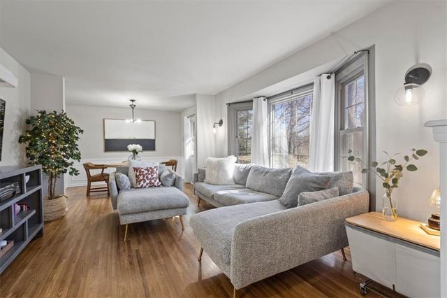 6724 Mackey Street, Overland Park, KS 66204