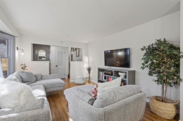 6724 Mackey Street, Overland Park, KS 66204