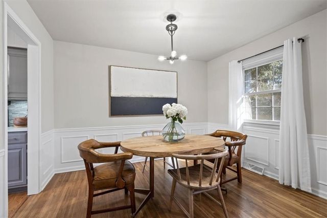 6724 Mackey Street, Overland Park, KS 66204