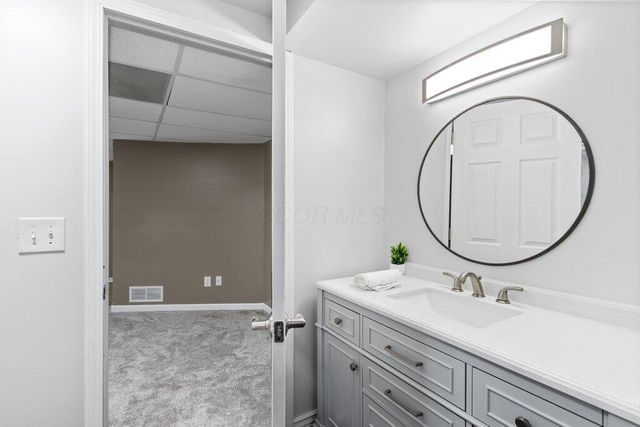 10382 Wright Road NW, Canal Winchester, OH 43110