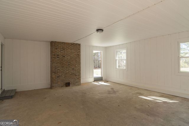 331 Deerfield Road, Hogansville, GA 30230