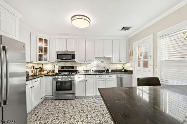 951 Darien Ter, Teaneck Twp., NJ 07666