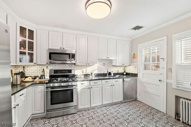 951 Darien Ter, Teaneck Twp., NJ 07666