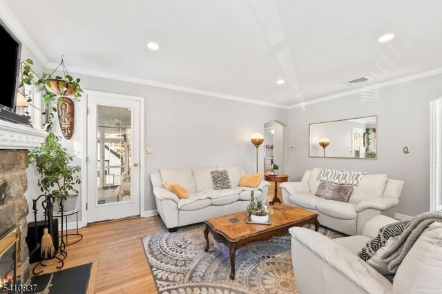 951 Darien Ter, Teaneck Twp., NJ 07666