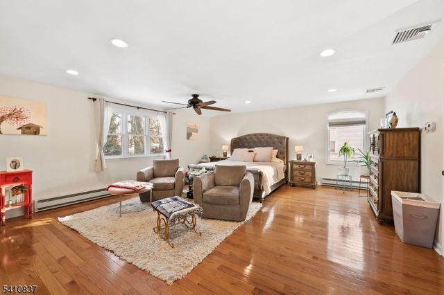 951 Darien Ter, Teaneck Twp., NJ 07666