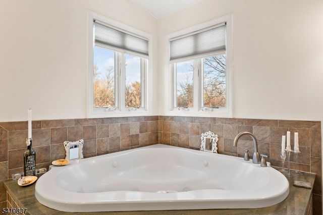 951 Darien Ter, Teaneck Twp., NJ 07666