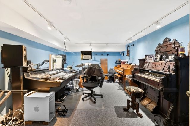 951 Darien Ter, Teaneck Twp., NJ 07666