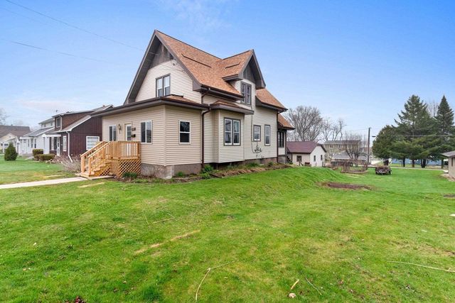 2216 Monroe Street, New Holstein, WI 53061