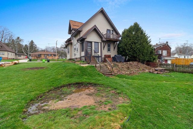 2216 Monroe Street, New Holstein, WI 53061