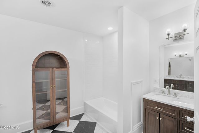 137 Front Street Apt 311, Schenectady, NY 12305