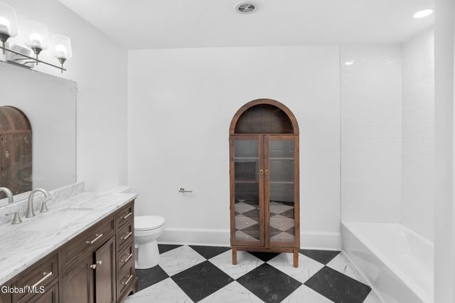 137 Front Street Apt 311, Schenectady, NY 12305