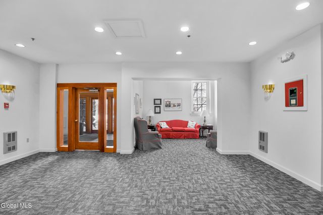 137 Front Street Apt 311, Schenectady, NY 12305