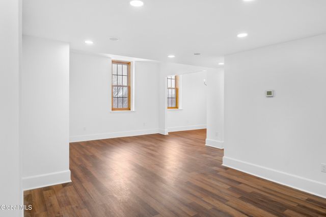 137 Front Street Apt 311, Schenectady, NY 12305