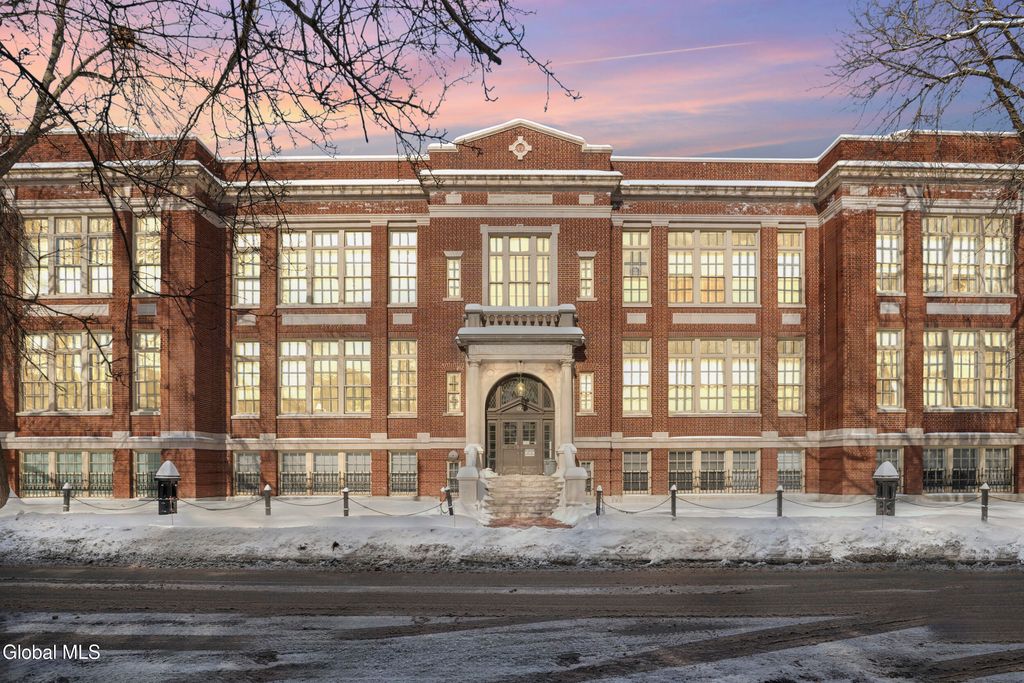 137 Front Street Apt 311, Schenectady, NY 12305